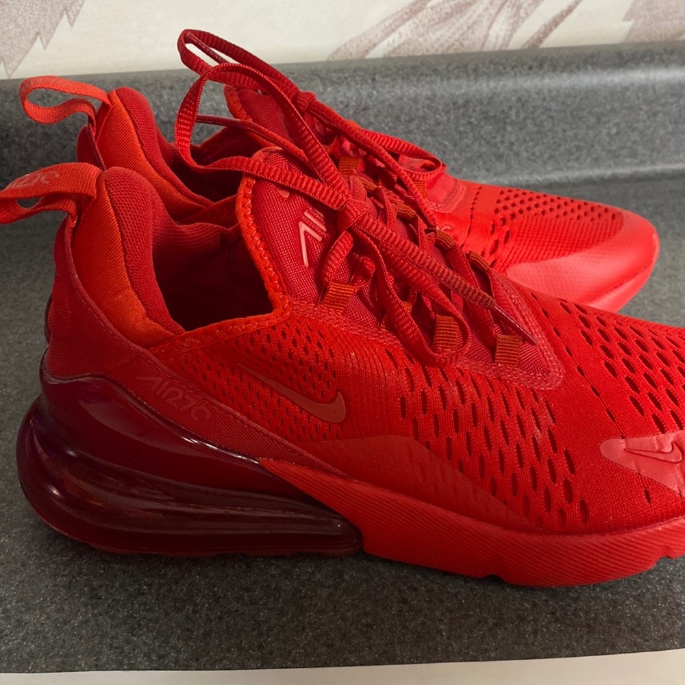 Nike 270